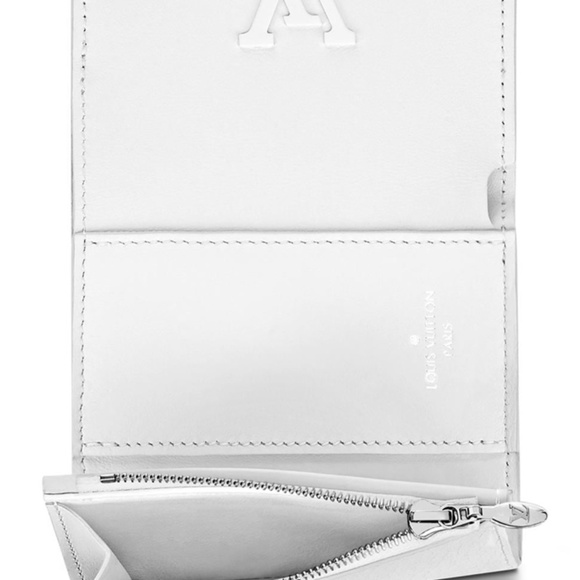 LV - CAPUCINES XS WALLET - Picture 3 of 4